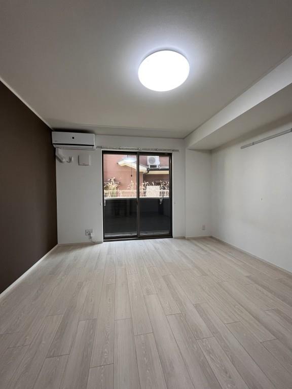 ゴールドチェリーブラッサム ベッドルーム