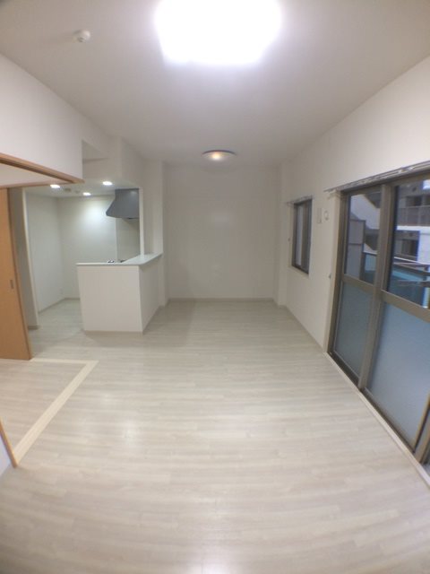 エル･イソベ三宮 リビング