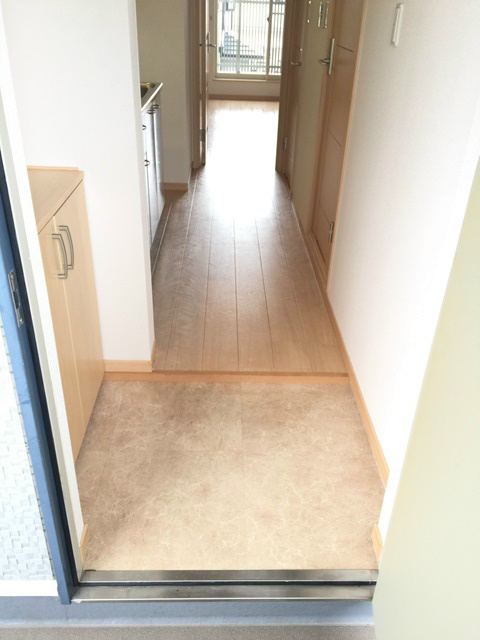 ノォアフロッド 玄関