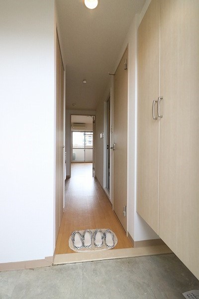 ルミナスヨシ 玄関