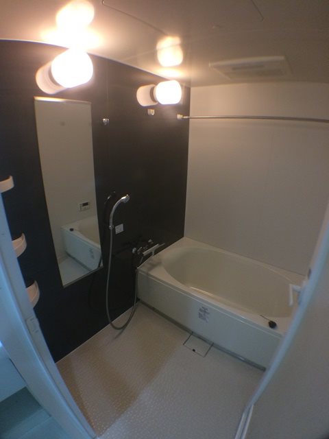 エル･イソベ三宮 風呂画像