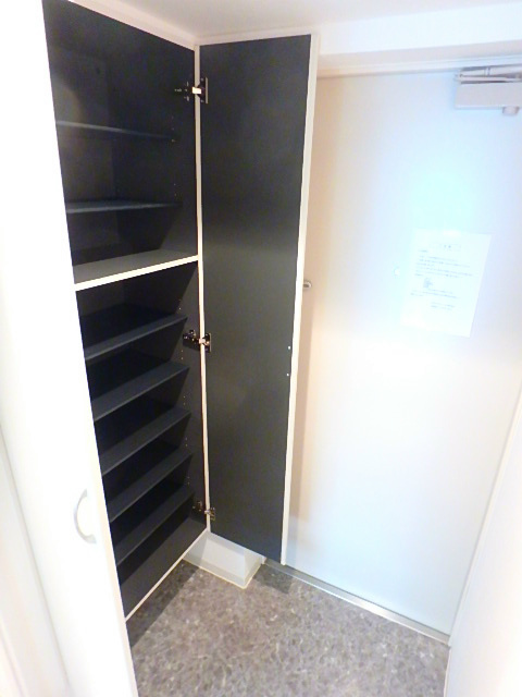 マイスト立川 玄関