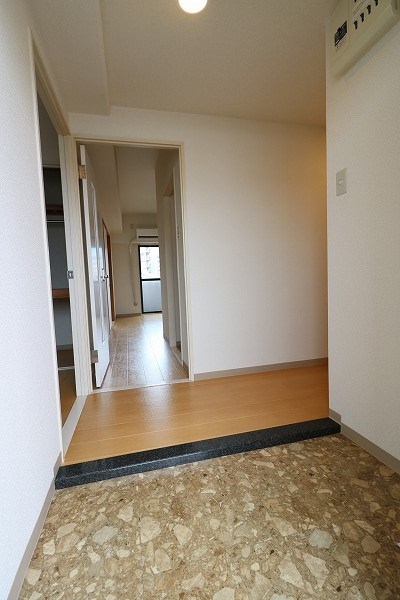 ルミエール森東 玄関