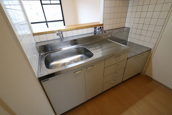 ルミエール森東 キッチン