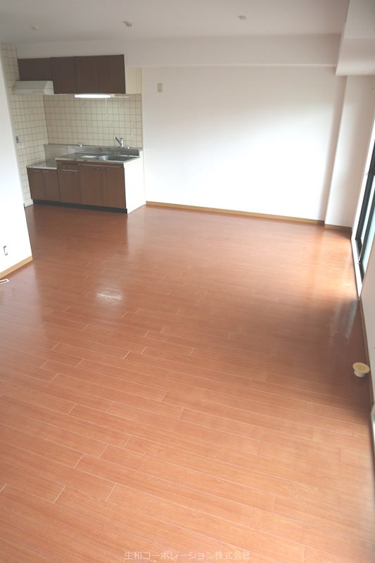 ソシア・アグネス リビング