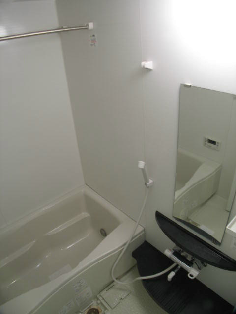 アン･ボルヌ 風呂画像