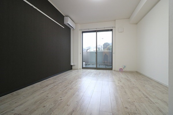 エムズアロッジオ リビング