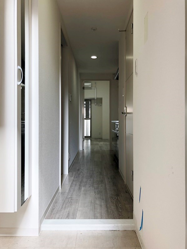 トレヴィ高岳 玄関