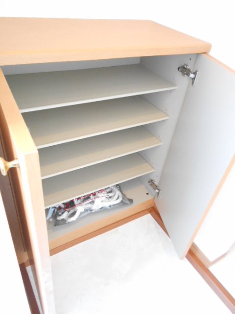 メディオクレストB 玄関