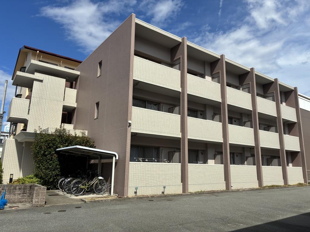 ドゥジェーム・パレー 306号室 外観