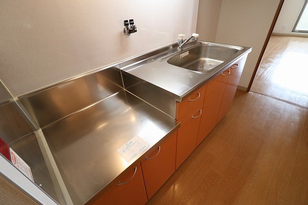 ヴェルキューブ石雲 キッチン