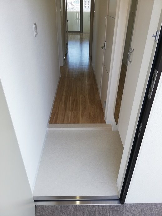 フェンテ・一条 玄関