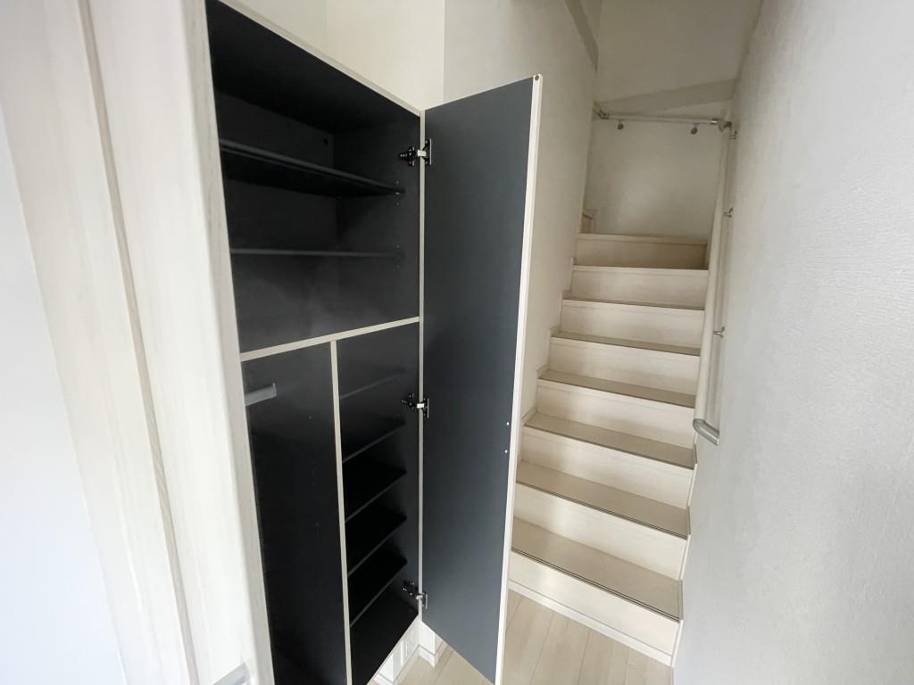 プレジール関目 玄関