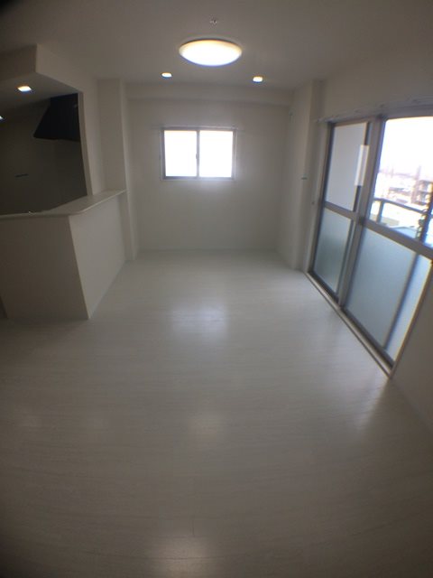 エル･イソベ三宮 リビング