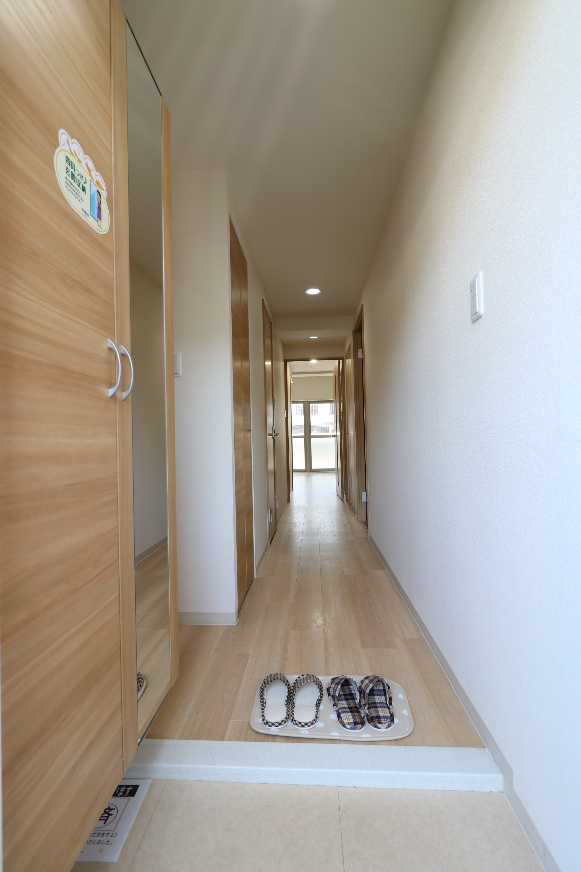 メゾングロリア 玄関