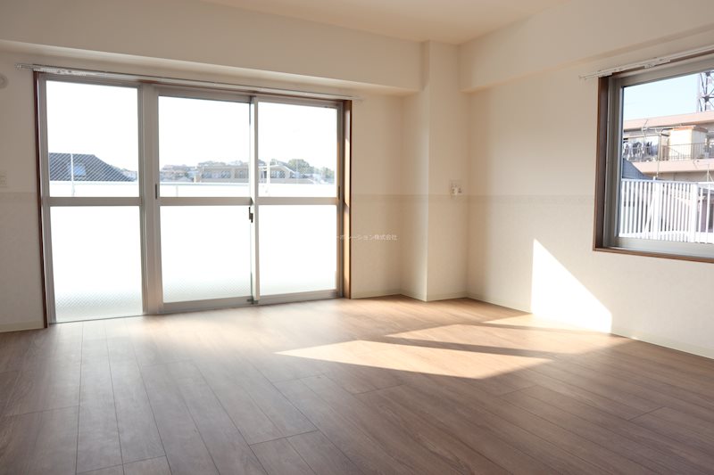 ｳﾞｪﾙﾚｰｳﾞ ﾋｻﾘｺ リビング