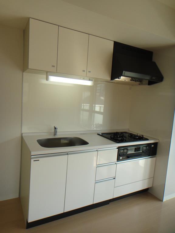 COCORAS　MOTOYOYOGI キッチン