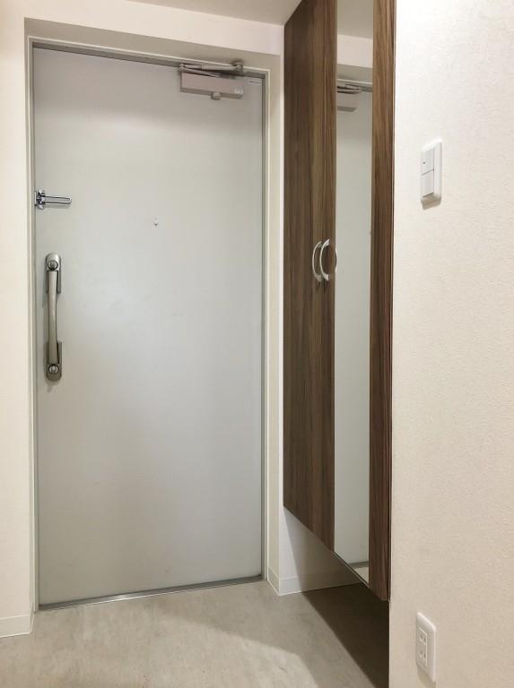 ツインアウルズ 玄関