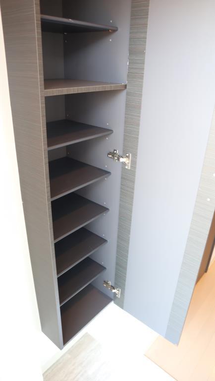 レ・フォルテ 玄関