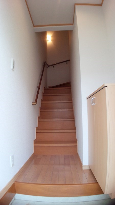 グランドアマレーⅥ番館 玄関