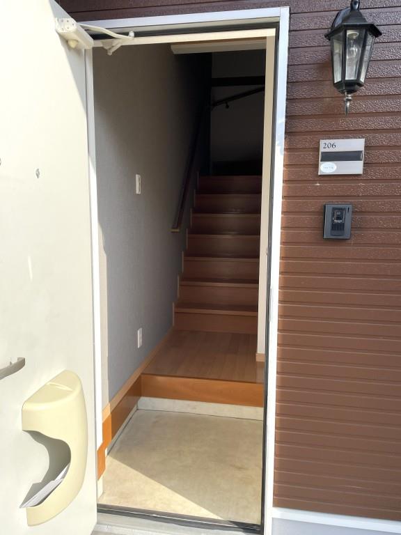 グランドアマレーⅥ番館 玄関