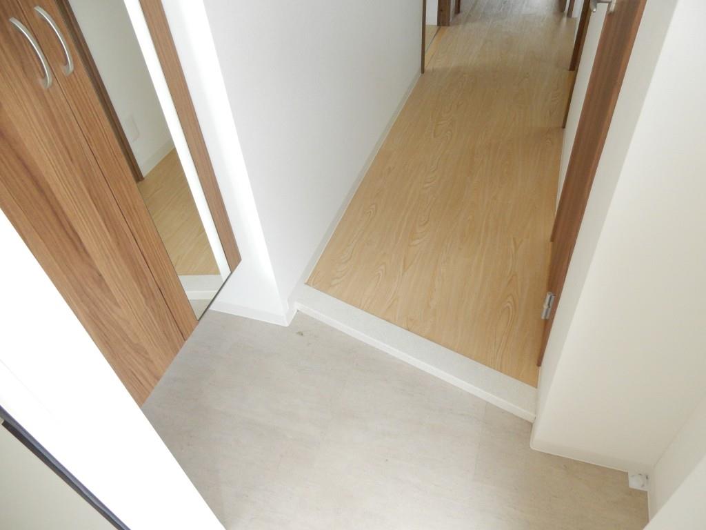 ノーブル関目 玄関