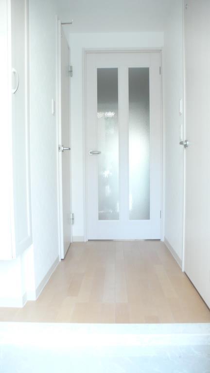 メゾン・ラ・マージュ 玄関