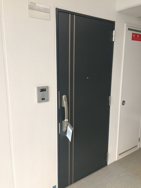 エル･イソベ三宮 玄関