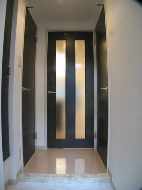 リリー･ラ･アルディス 玄関