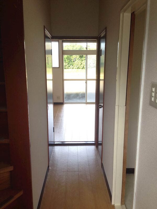サンヴァリエ西 玄関
