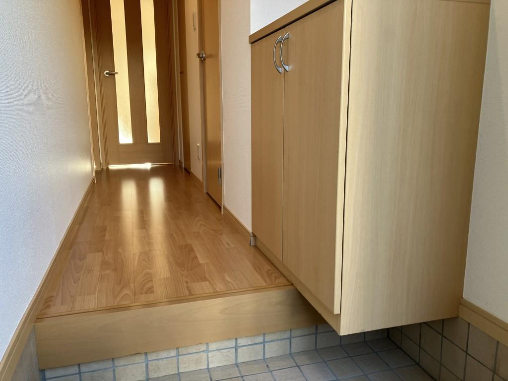 フォンターナ江井島 玄関