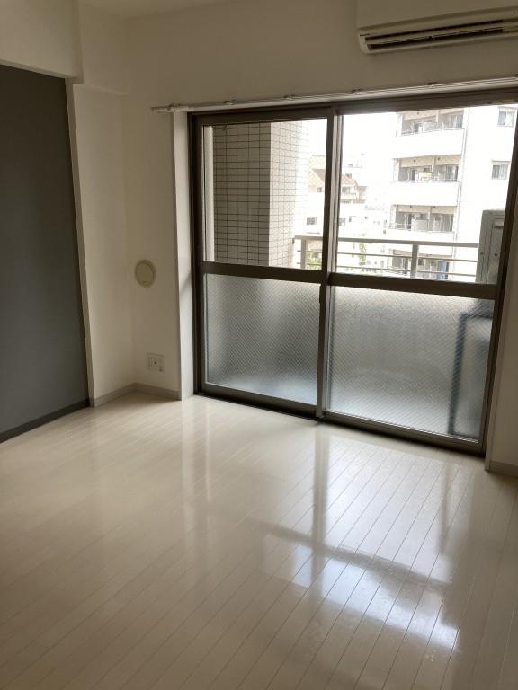 ユーノ 新宿柏木 リビング