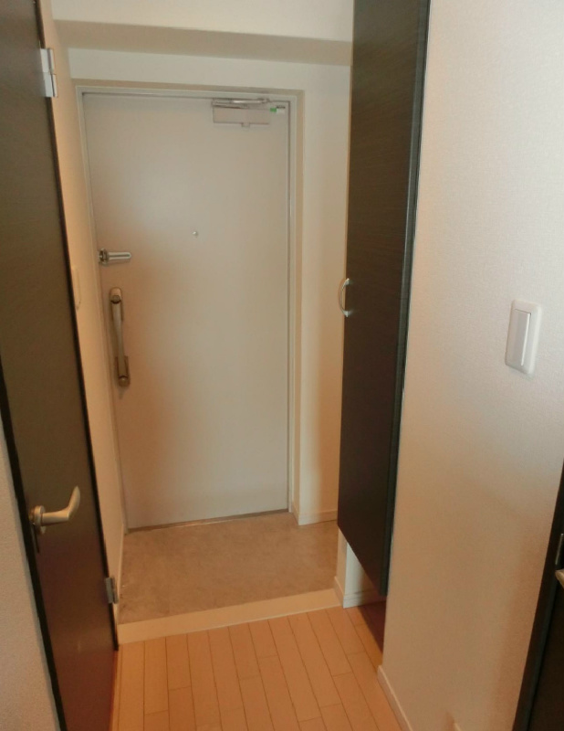 エミネンスコート 玄関