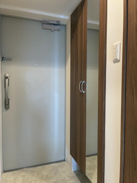 エクセレント 1 玄関