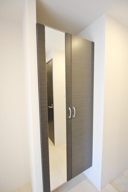 レーヴ・マノワール 玄関