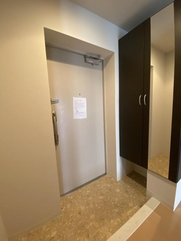 インペリアル弦巻 玄関