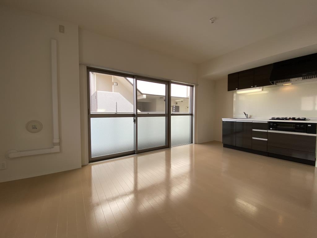 インペリアル弦巻 リビング