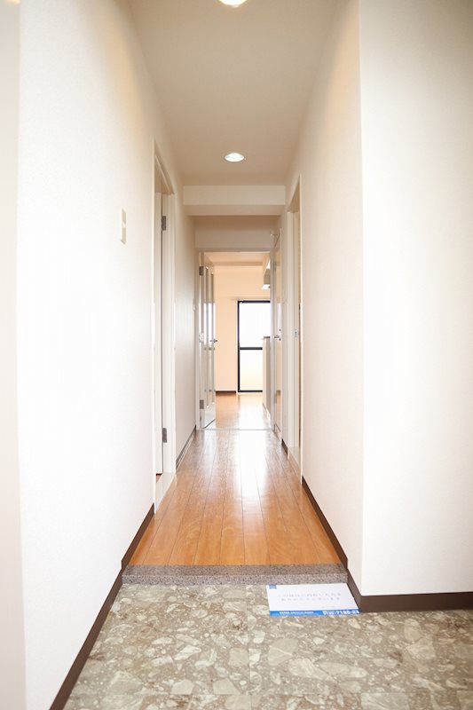 プリムローズタカダ 玄関