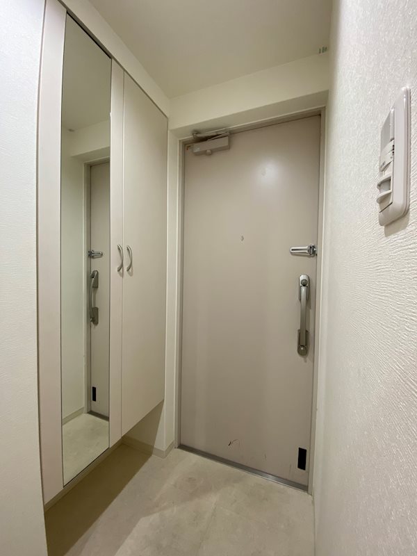 BROU上町台 玄関