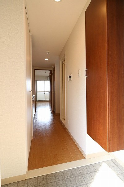 ヴェルキューブ石雲 玄関