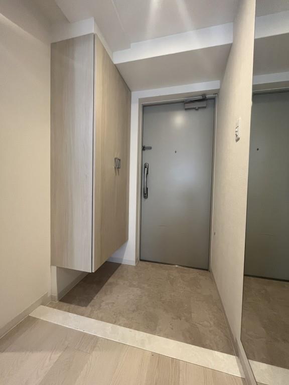 ドゥ セレニテ 玄関