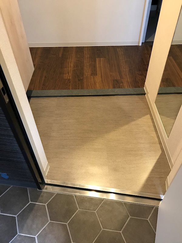 ファルマシアントアロード 玄関