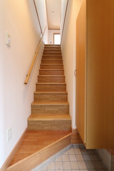 ヴィラージュ上鳥羽口 玄関