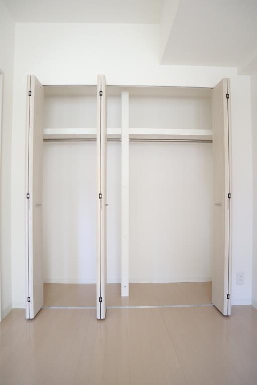 メゾン明神下 玄関