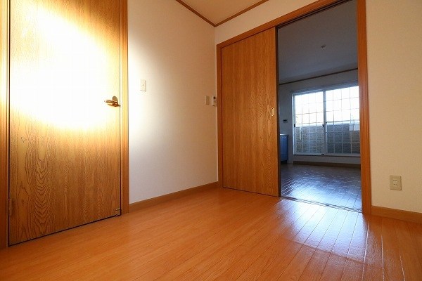 リファインド山越 ベッドルーム