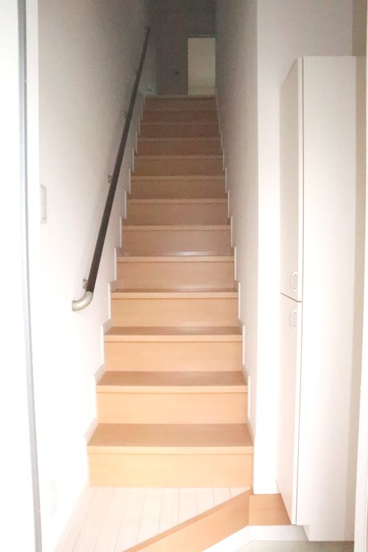 ラディエ足原 玄関