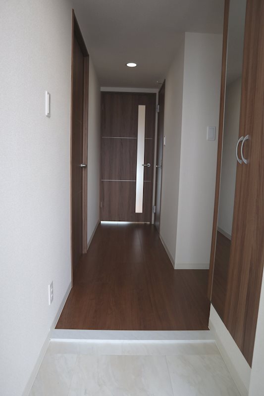 グランシャリオ諏訪野 玄関