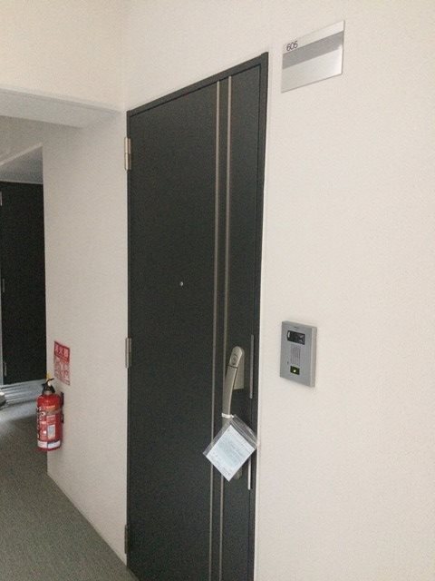 エル･イソベ三宮 玄関