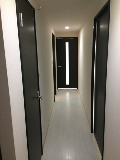 エル･イソベ三宮 玄関