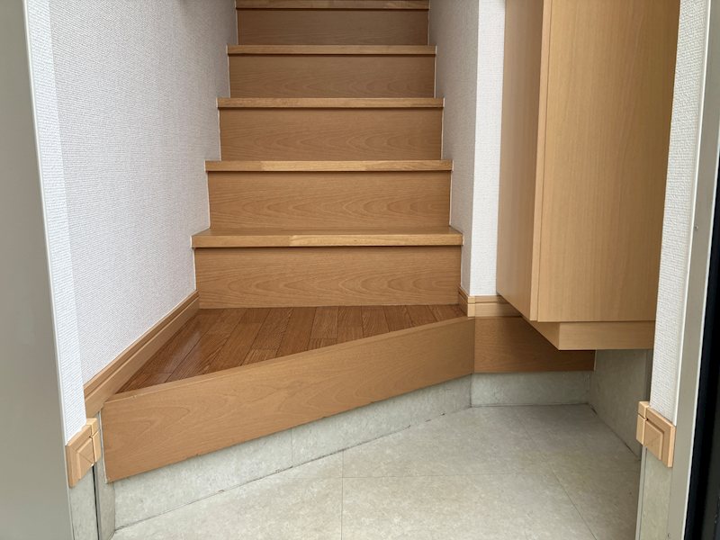 ドゥムール ストレチア 玄関